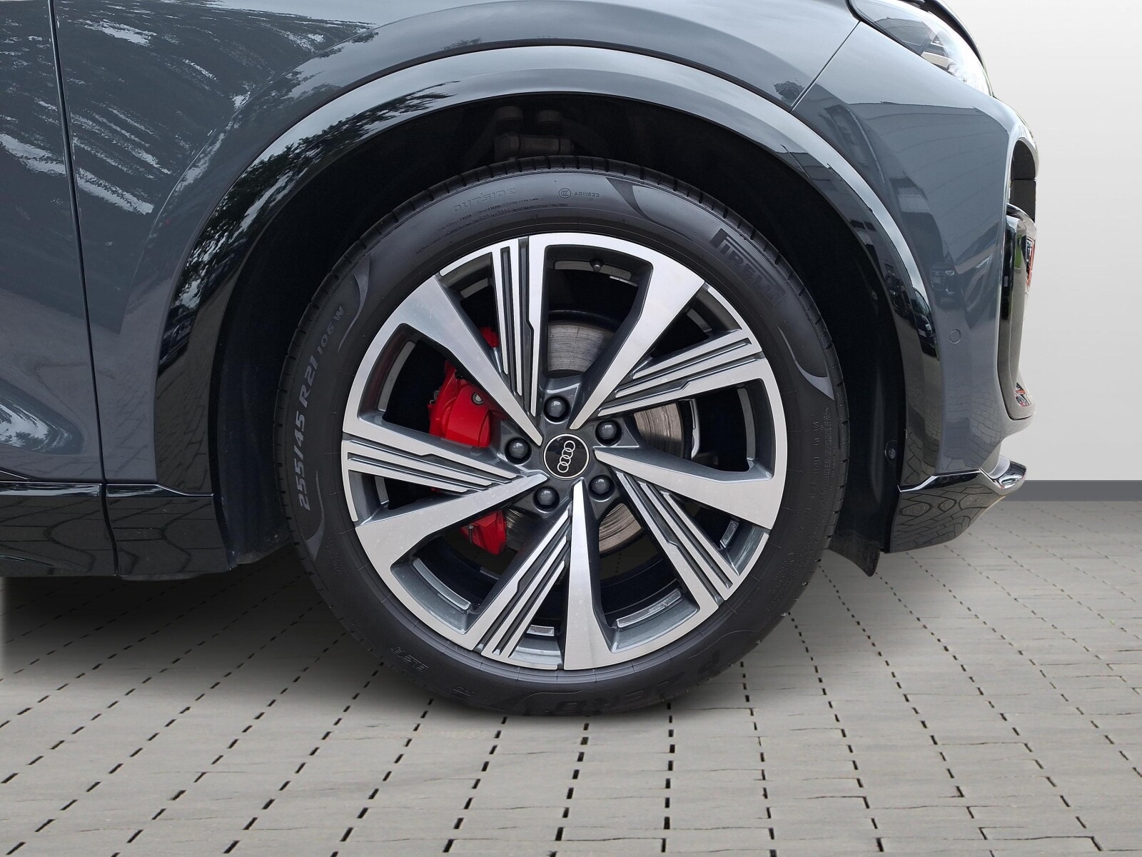 Audi Q6 e-tron