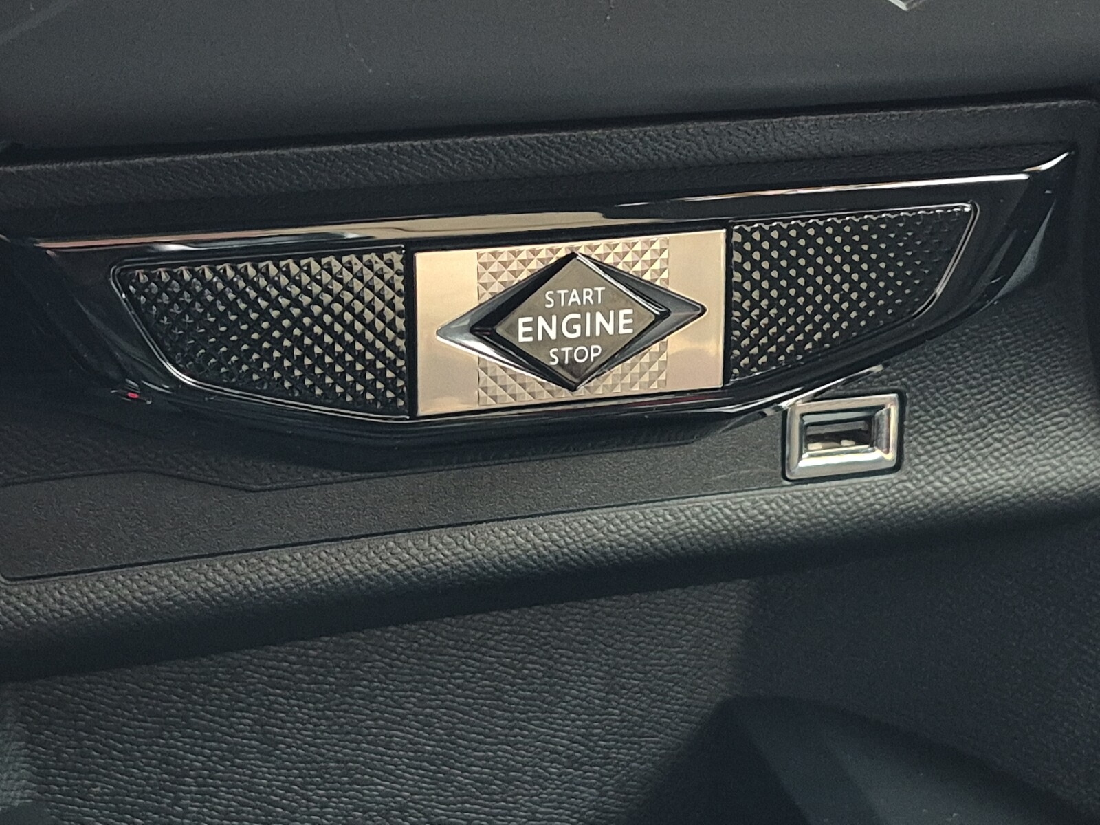 DS Automobiles DS 3 Crossback