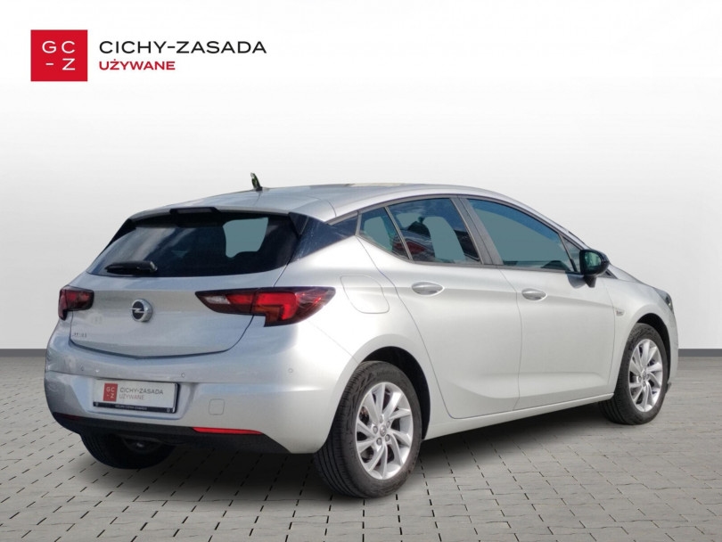 Opel Astra 2021