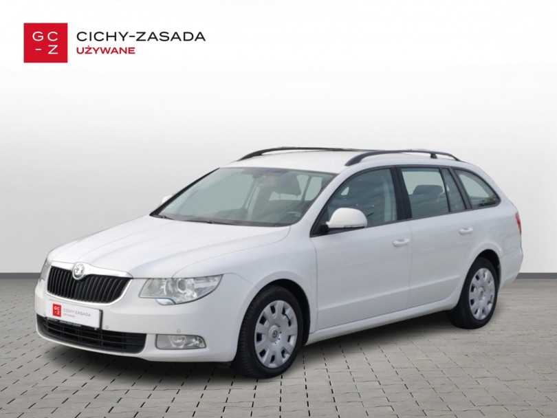 Škoda Superb Combi 2011