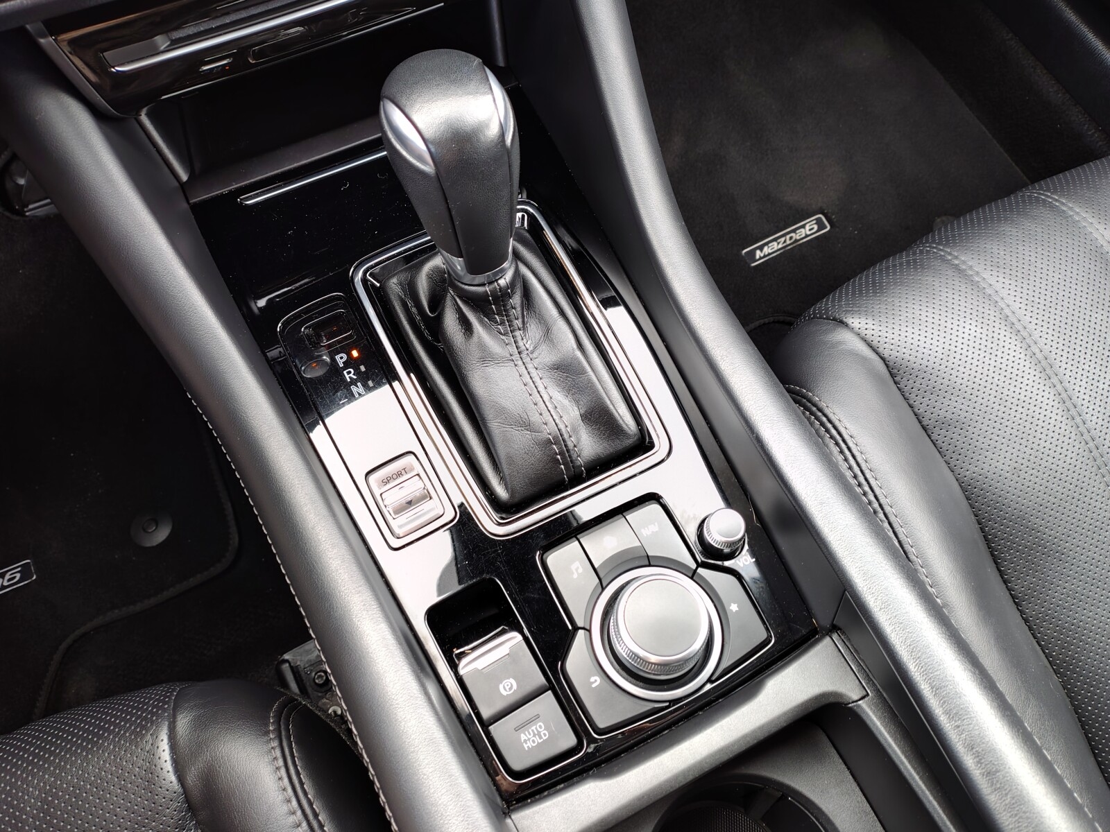 Mazda 6