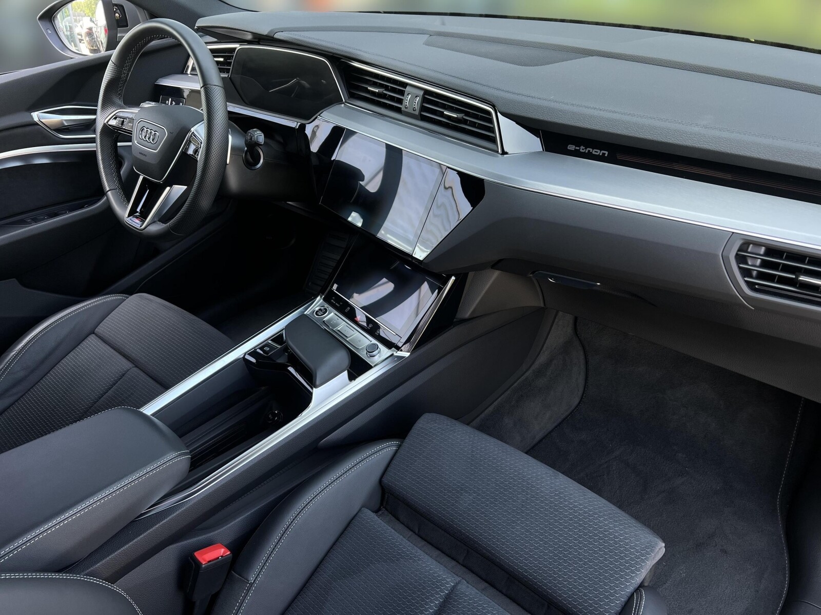 Audi Q8 e-tron