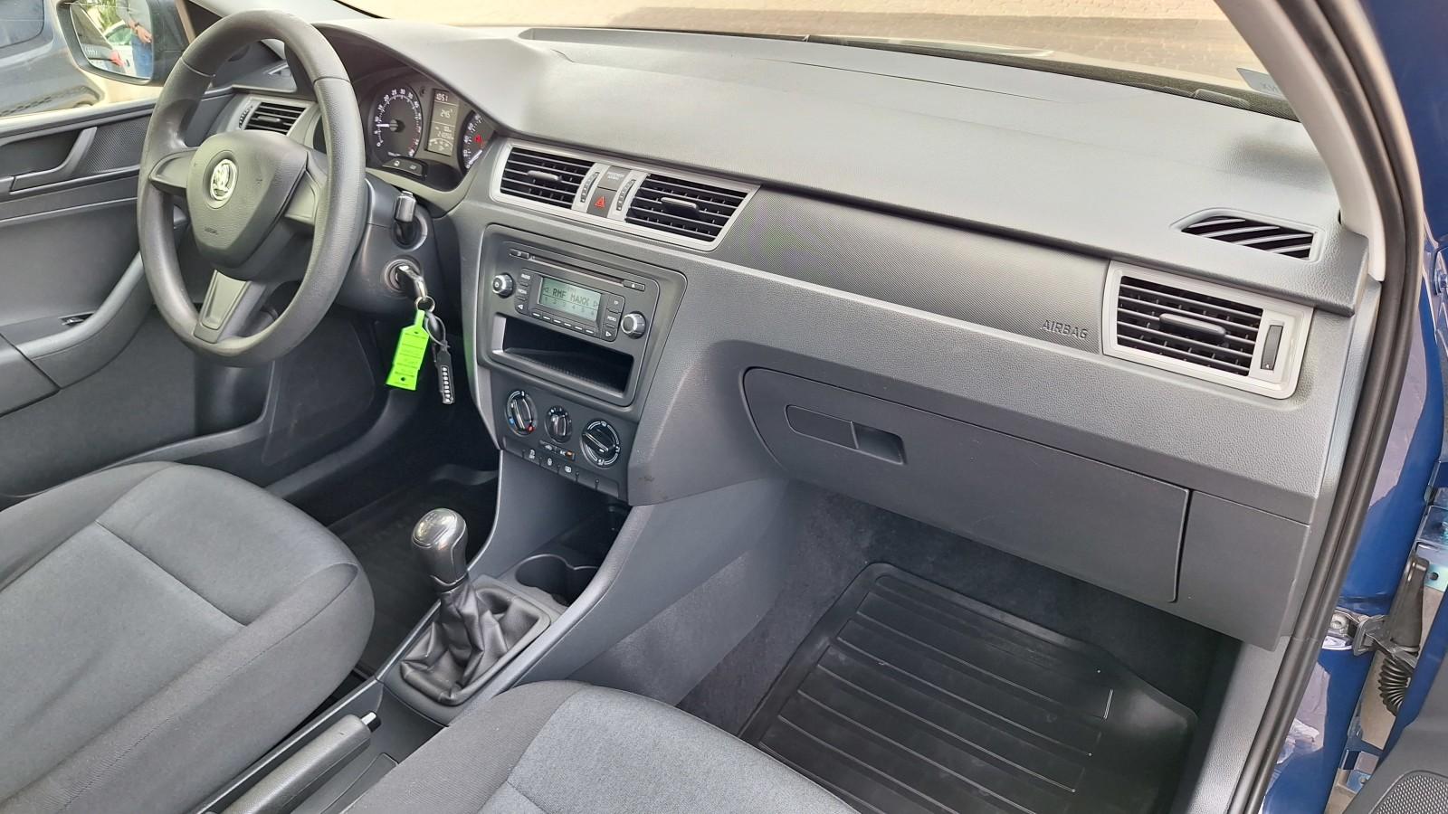 SalonPL 1.6TDI 90KM bezwypadkowy klimatyzacja radio fabryczne VAT23% 13
