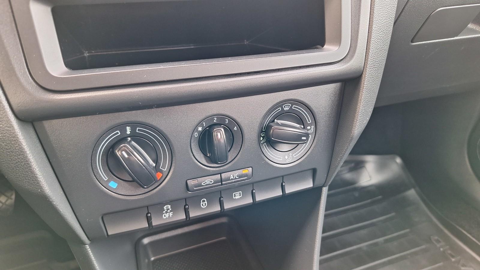 SalonPL 1.6TDI 90KM bezwypadkowy klimatyzacja radio fabryczne VAT23% 18
