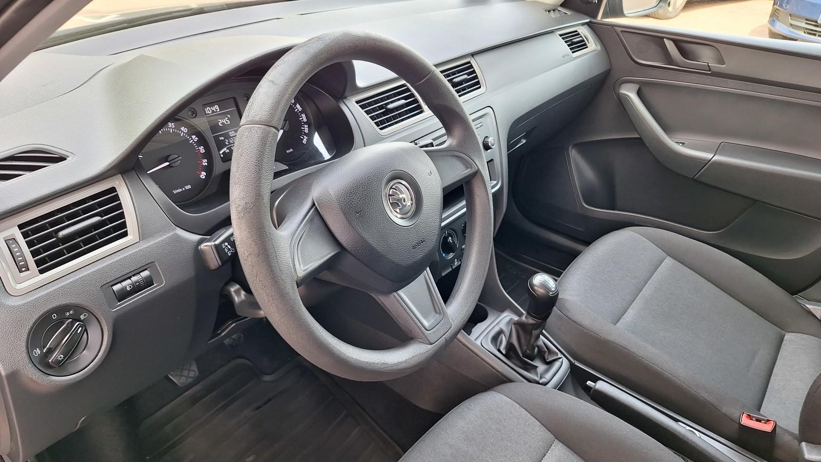 SalonPL 1.6TDI 90KM bezwypadkowy klimatyzacja radio fabryczne VAT23% 12