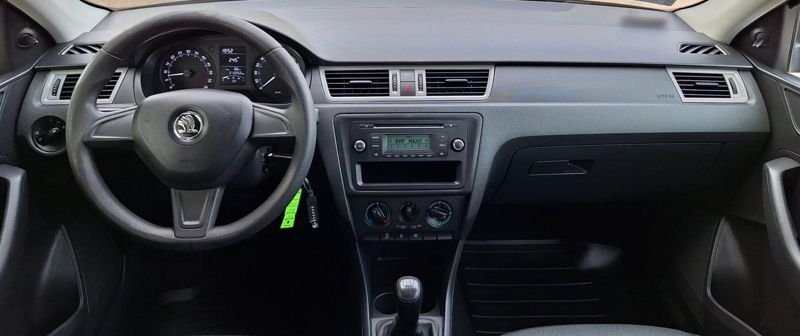 SalonPL 1.6TDI 90KM bezwypadkowy klimatyzacja radio fabryczne VAT23% 8