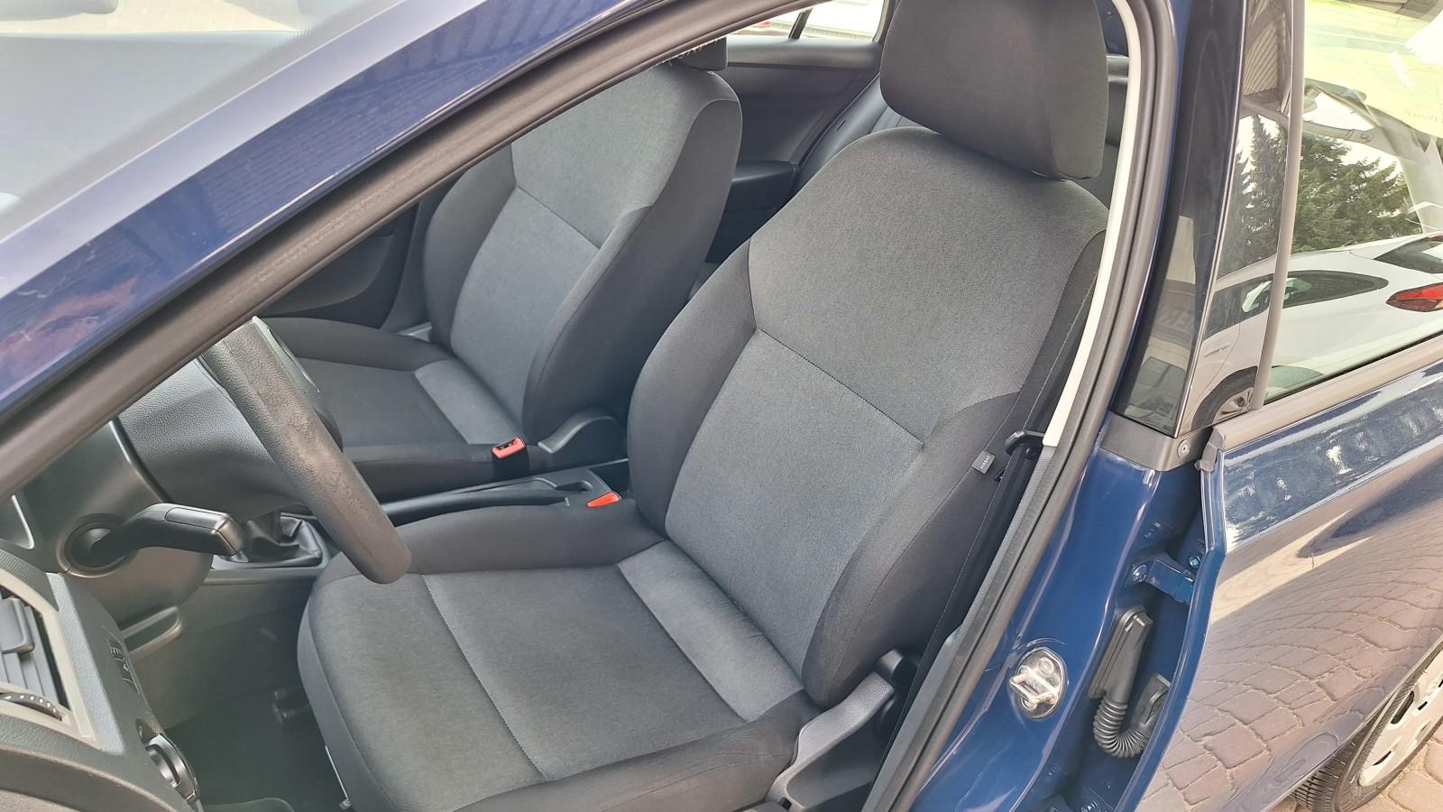 SalonPL 1.6TDI 90KM bezwypadkowy klimatyzacja radio fabryczne VAT23% 11