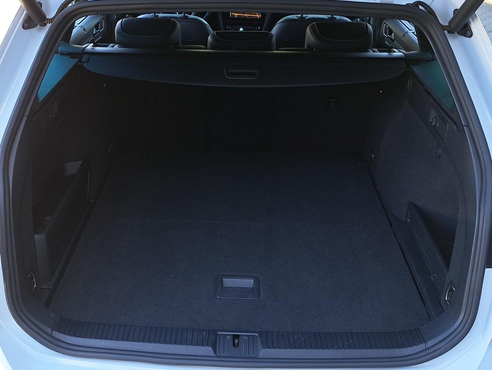 2.0TDI 190KM R-Line Matrix Head-up ACC Kamera360 Virtual Keyless FV23% 33