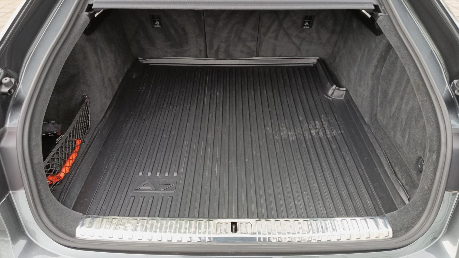 50TDI Quattro Tiptronic / Sline PakietCzerń Kamery360 / SzaryDaytona 24
