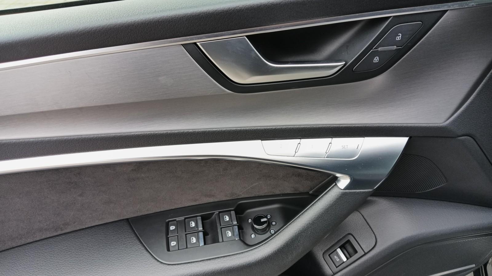 50TDI Quattro Tiptronic / Sline PakietCzerń Kamery360 / SzaryDaytona 8