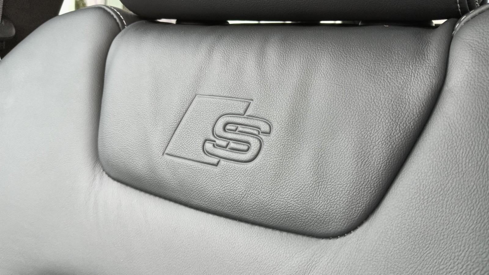 50TDI Quattro Tiptronic / Sline PakietCzerń Kamery360 / SzaryDaytona 12