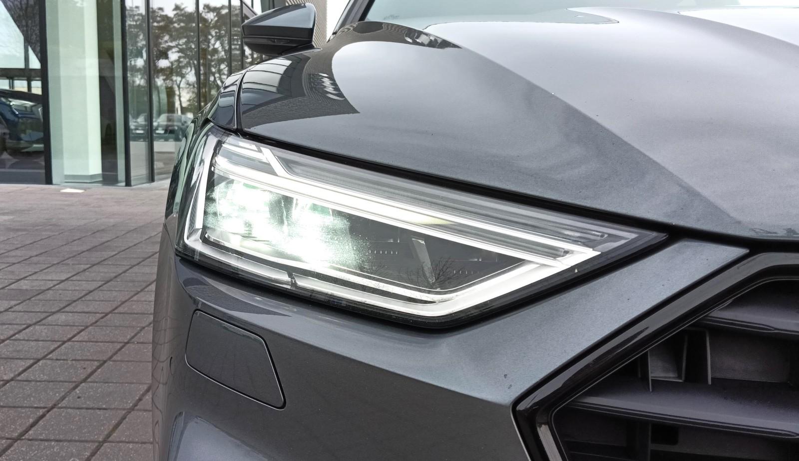 50TDI Quattro Tiptronic / Sline PakietCzerń Kamery360 / SzaryDaytona 26