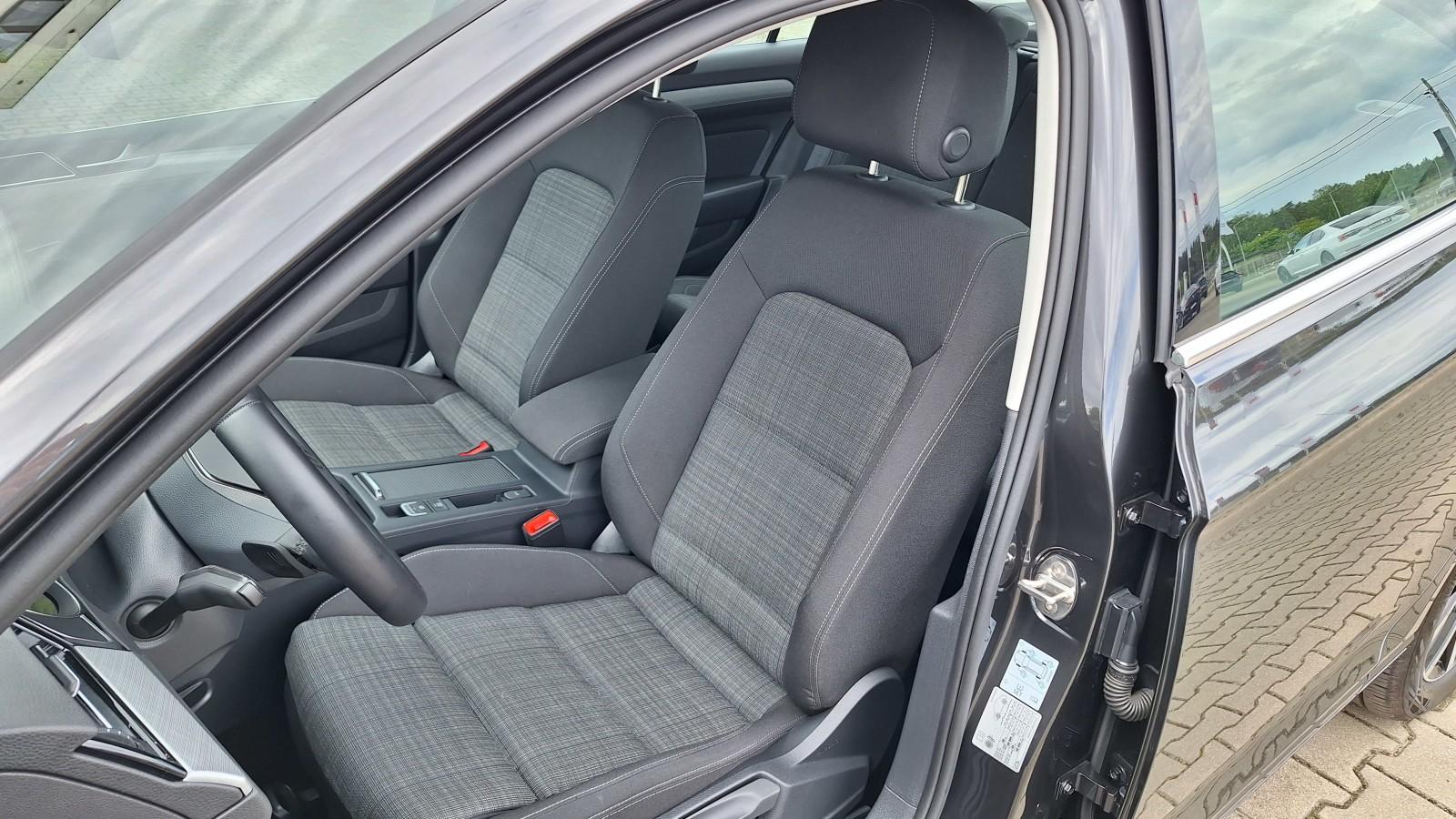 SalonPL serwis ASO 1.5TSI 150KM bezwypadkow pakiety kamera łopatki VAT 11