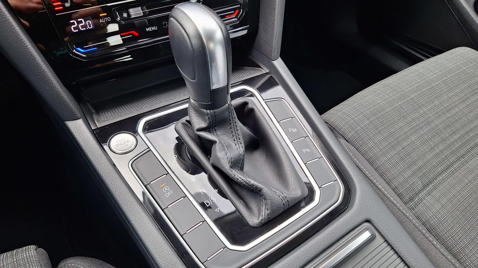 SalonPL serwis ASO 1.5TSI 150KM bezwypadkow pakiety kamera łopatki VAT 31
