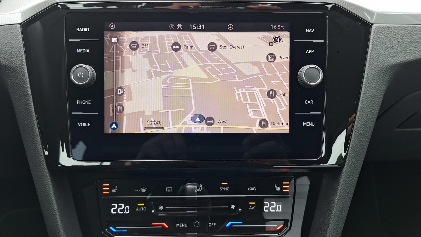 SalonPL serwis ASO 1.5TSI 150KM bezwypadkow pakiety kamera łopatki VAT 18