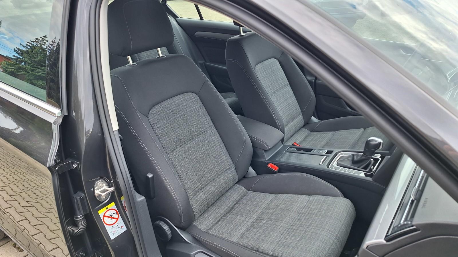 SalonPL serwis ASO 1.5TSI 150KM bezwypadkow pakiety kamera łopatki VAT 14