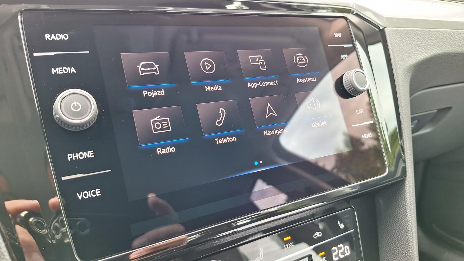 SalonPL serwis ASO 1.5TSI 150KM bezwypadkow pakiety kamera łopatki VAT 19