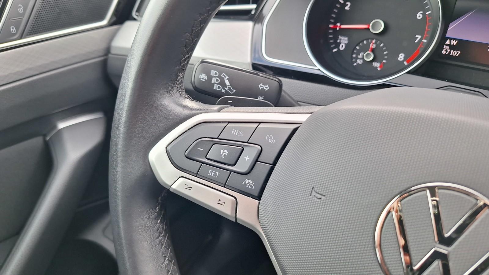 SalonPL serwis ASO 1.5TSI 150KM bezwypadkow pakiety kamera łopatki VAT 16