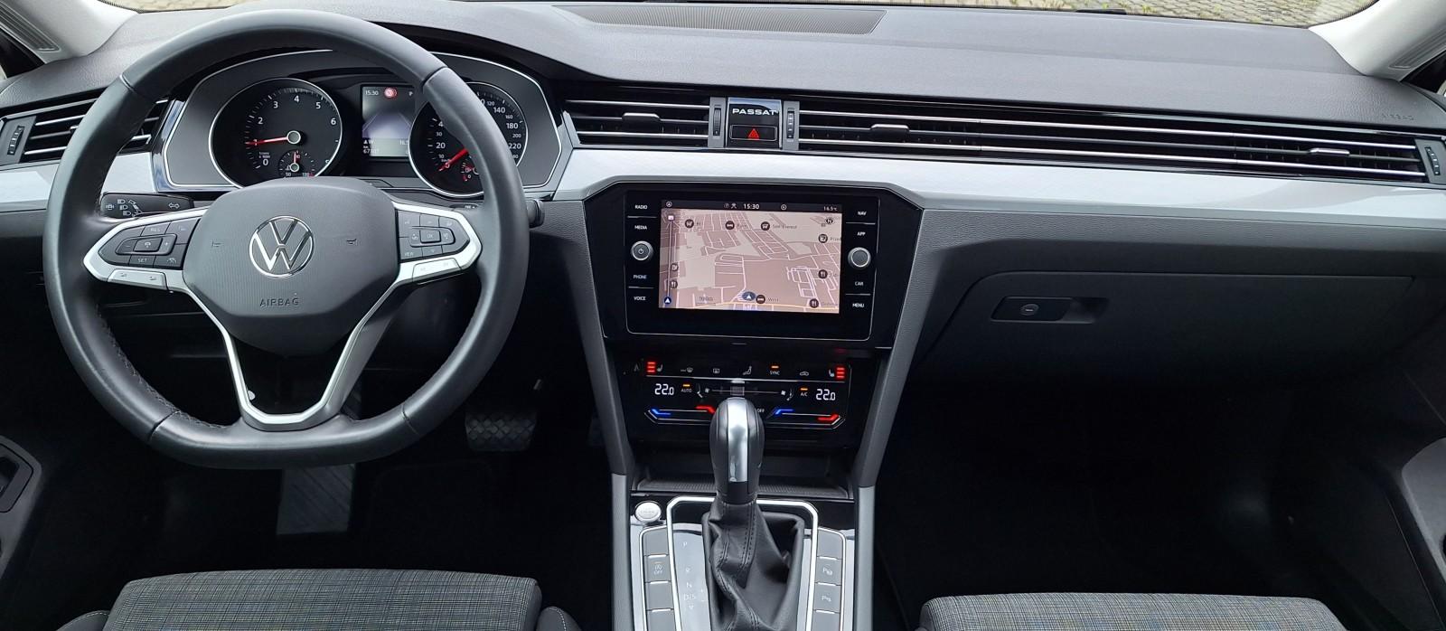 SalonPL serwis ASO 1.5TSI 150KM bezwypadkow pakiety kamera łopatki VAT 8