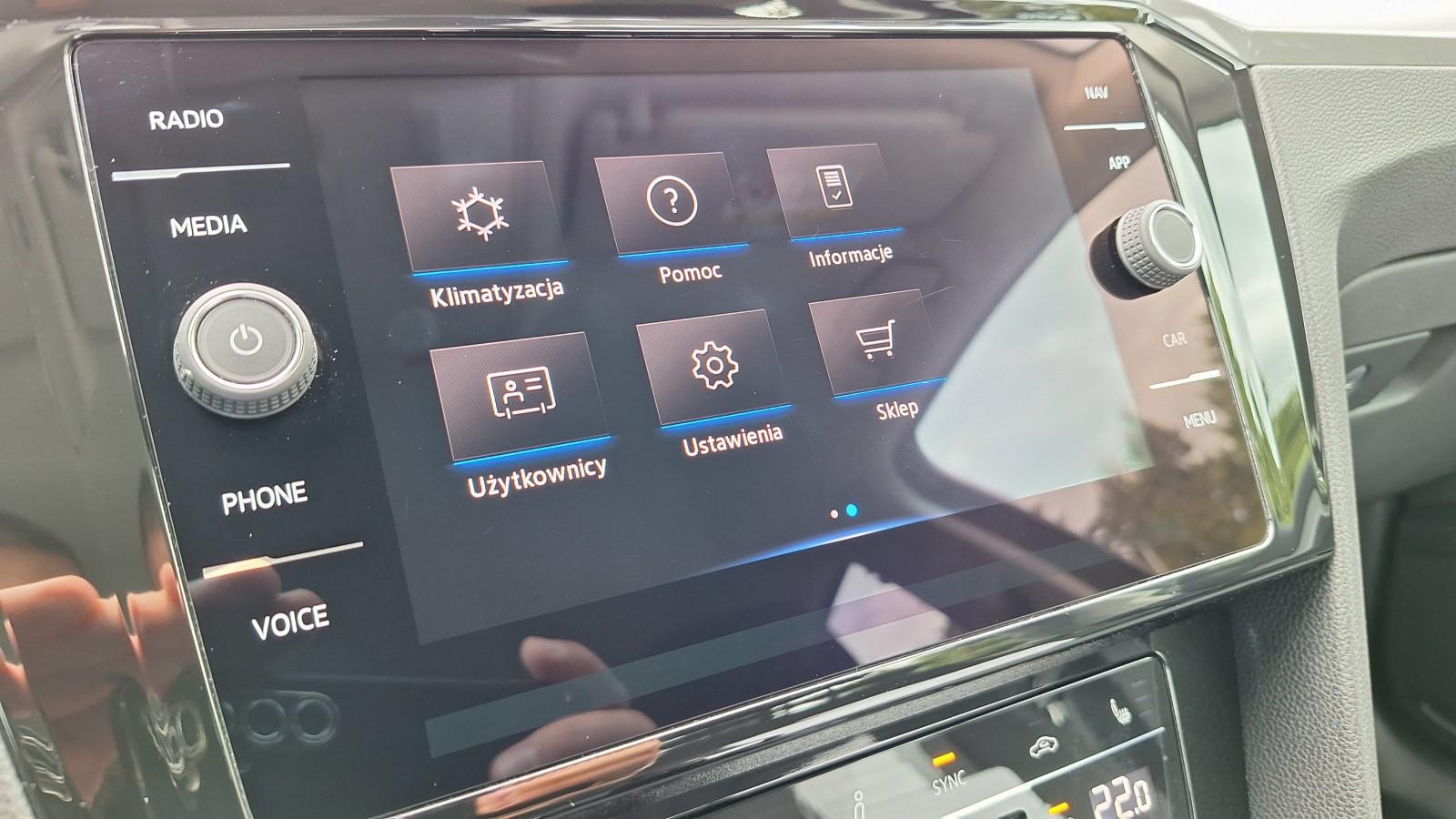 SalonPL serwis ASO 1.5TSI 150KM bezwypadkow pakiety kamera łopatki VAT 20
