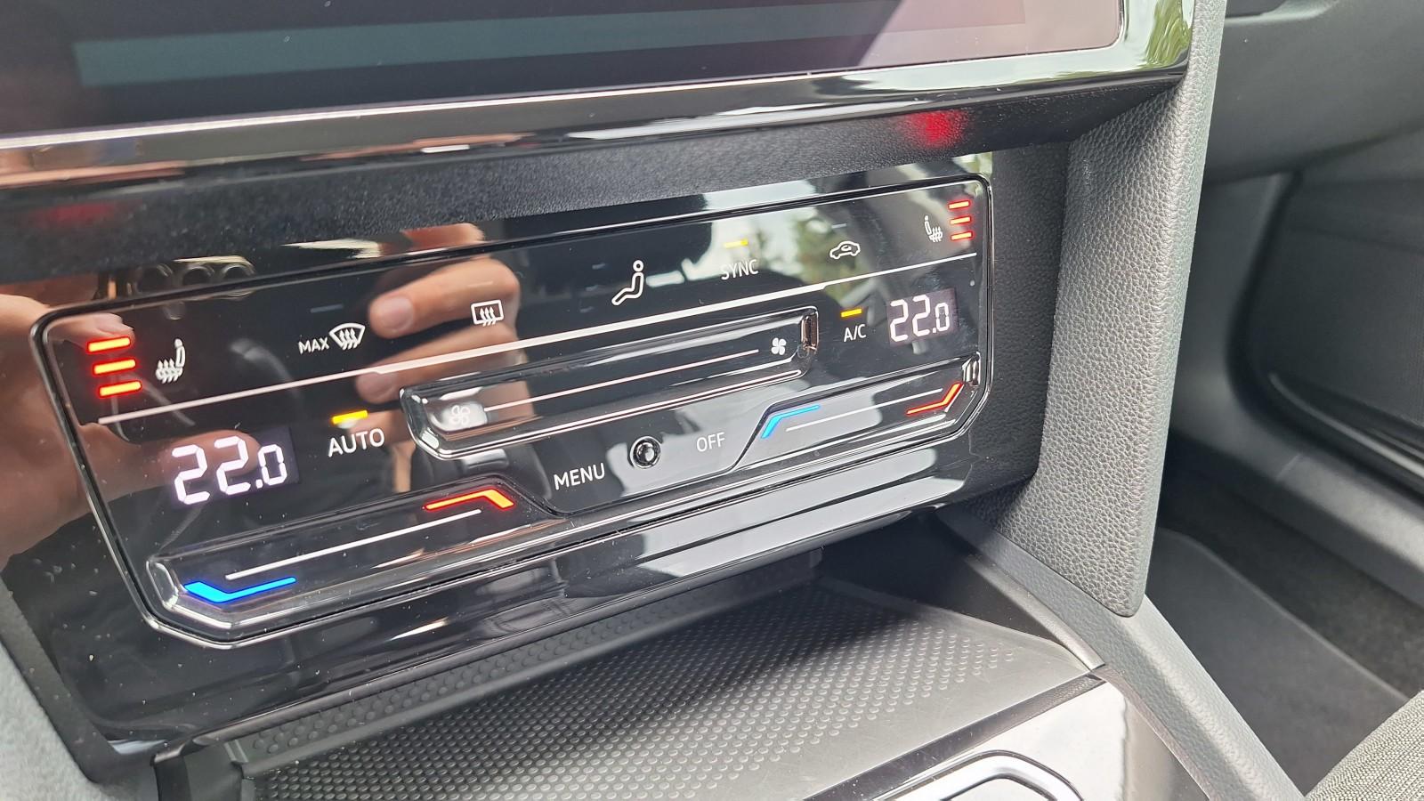 SalonPL serwis ASO 1.5TSI 150KM bezwypadkow pakiety kamera łopatki VAT 30