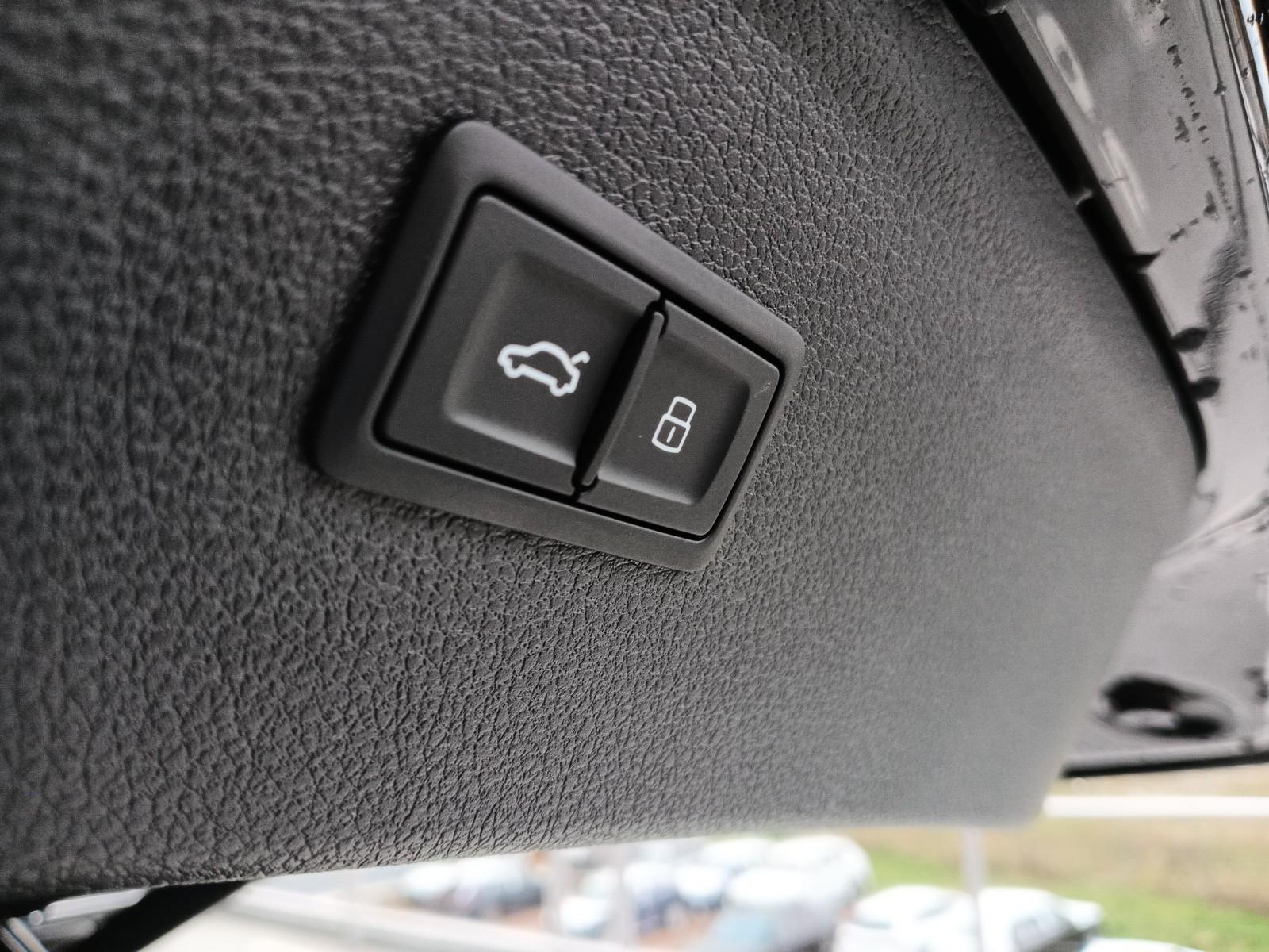 40TDI Quattro Advanced mHev 204km 19