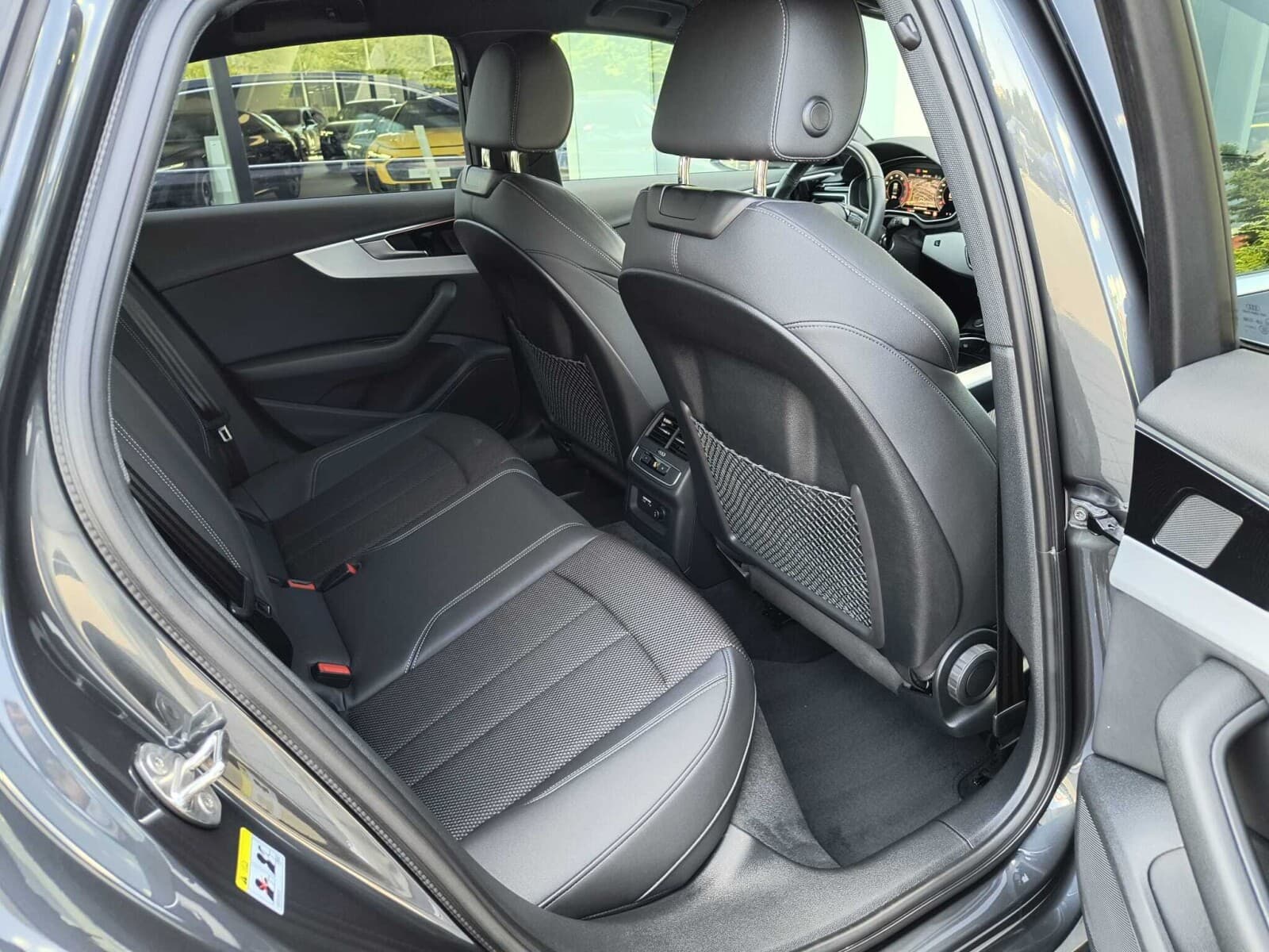 Audi A4 Limousine