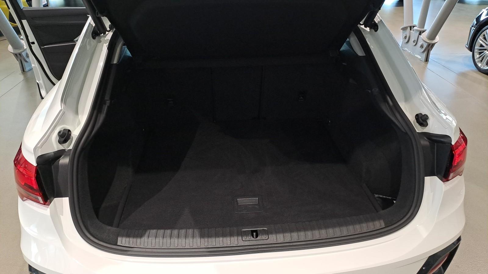 Audi Q3 Sportback null 16
