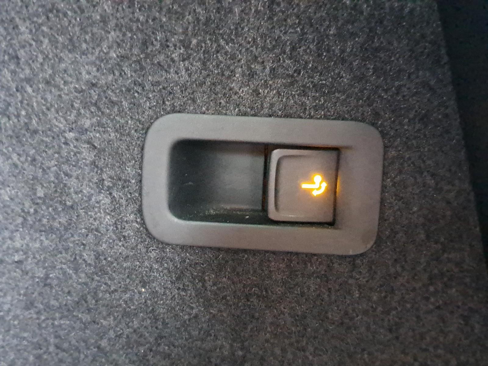 FR 2.0TDI 150KM DSG BeatsAudio PANORAMA LED HAK Kamera ASO Alu19' FV23% 31