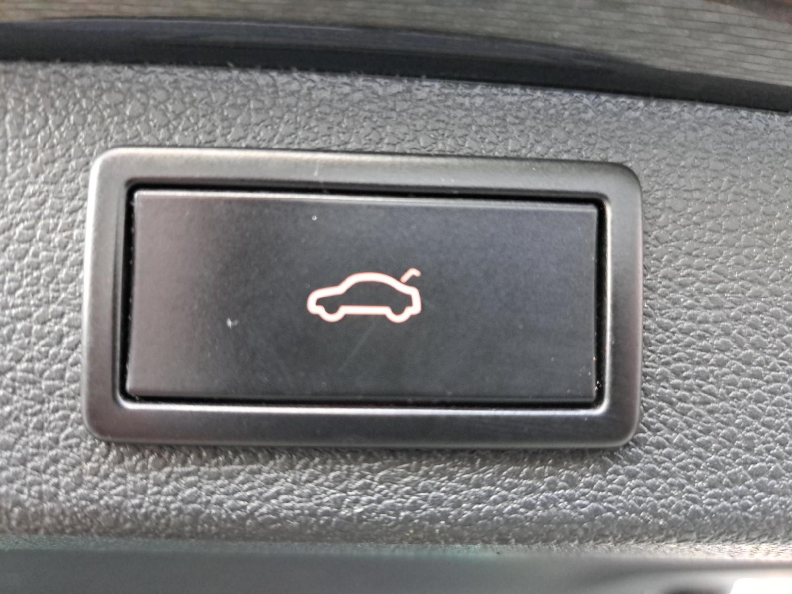240KM DSG 4x4 HAK KessyFull Virtual Kamera ASO Bezwypadek El.Klapa FV23% 35
