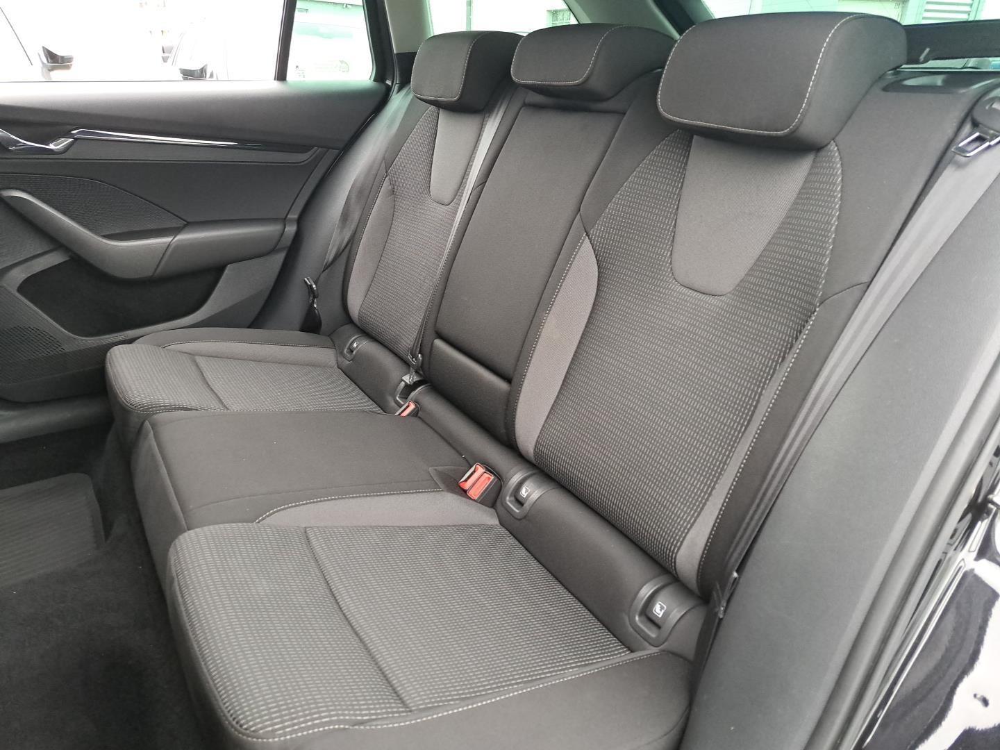 SalonPL Ambition 2.0TDI 150KM LED KessyFull SmartLink Kamera 17" FV23% 13