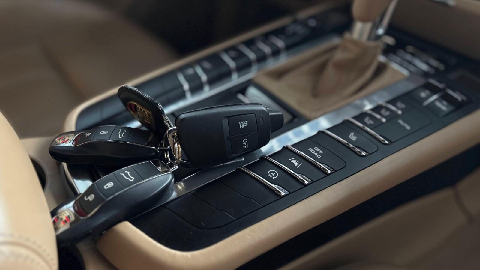 | PSM | AWD | PDLS Plus | Sport Chrono Porsche Centrum Szczecin 15
