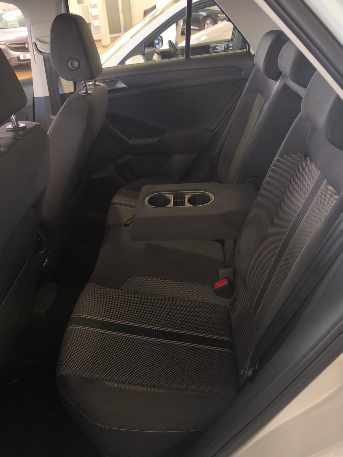 1.0TSI 110KM Advance | Czujniki| Tempomat | AppConnect | Podgrz.fotele 28