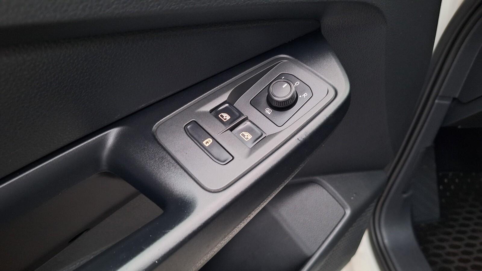 SalonPL serwis ASO 2.0TDI 102KM bezwypadkowy PDC tył tempomat VAT23% 11