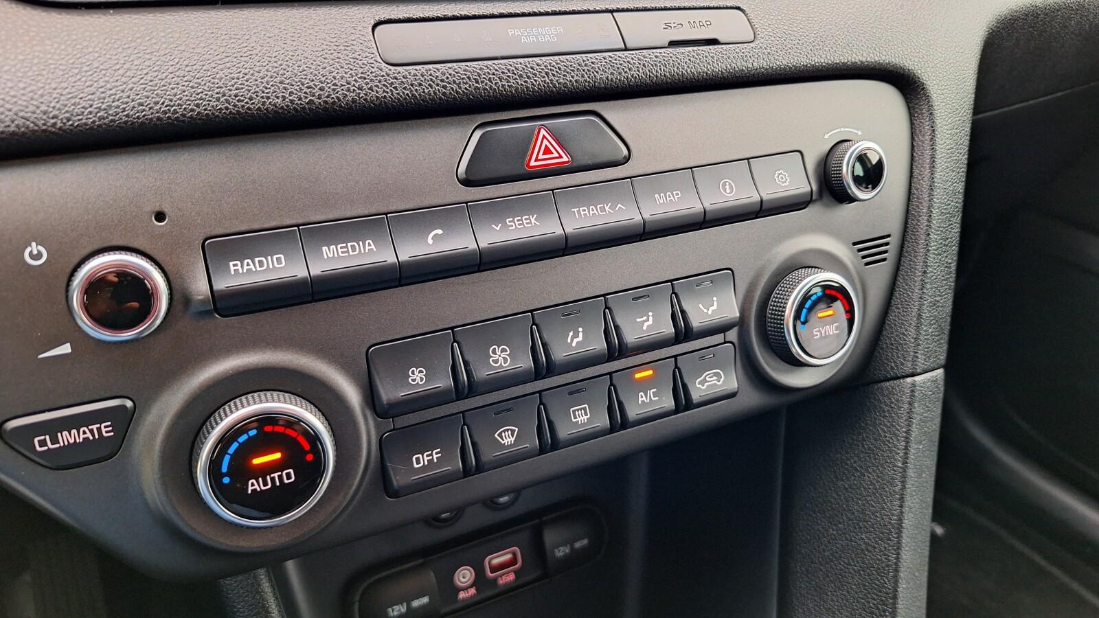 SalonPL serwis 1.6GDI 132KM bezwypadkowy navi grz.fotele kamera alufel 29