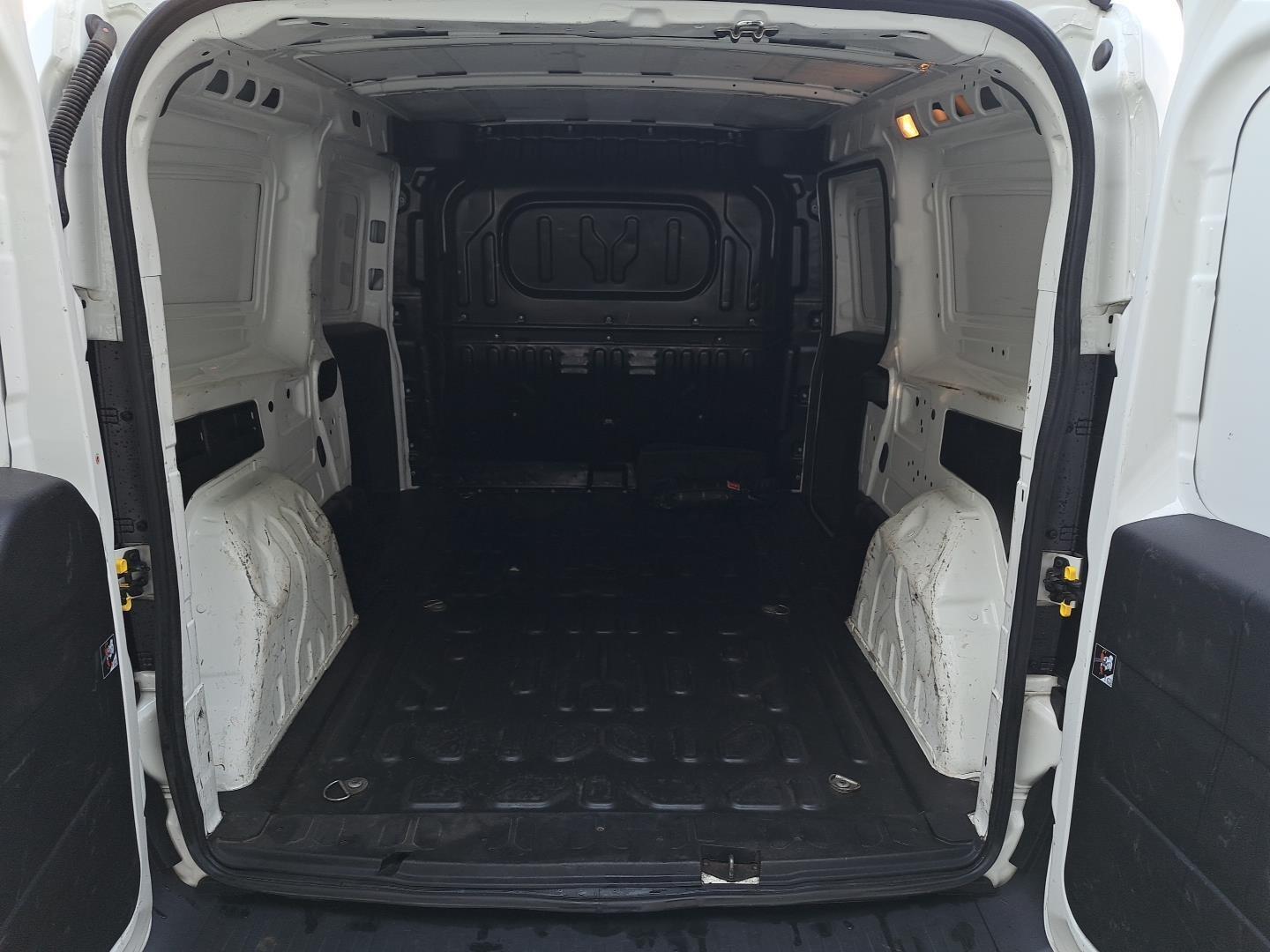 SalonPL CARGO 1.6 MultiJet 105KM MaxiBase BusinessPro Ciężarowy  FV23% 18