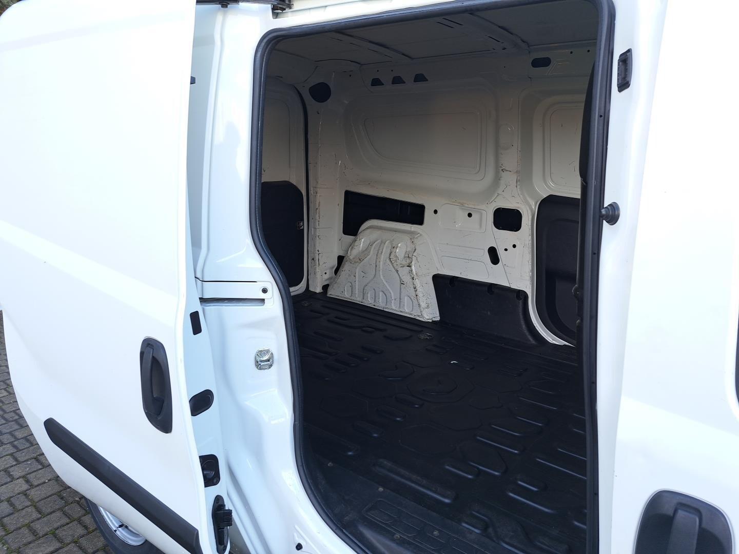SalonPL CARGO 1.6 MultiJet 105KM MaxiBase BusinessPro Ciężarowy  FV23% 20