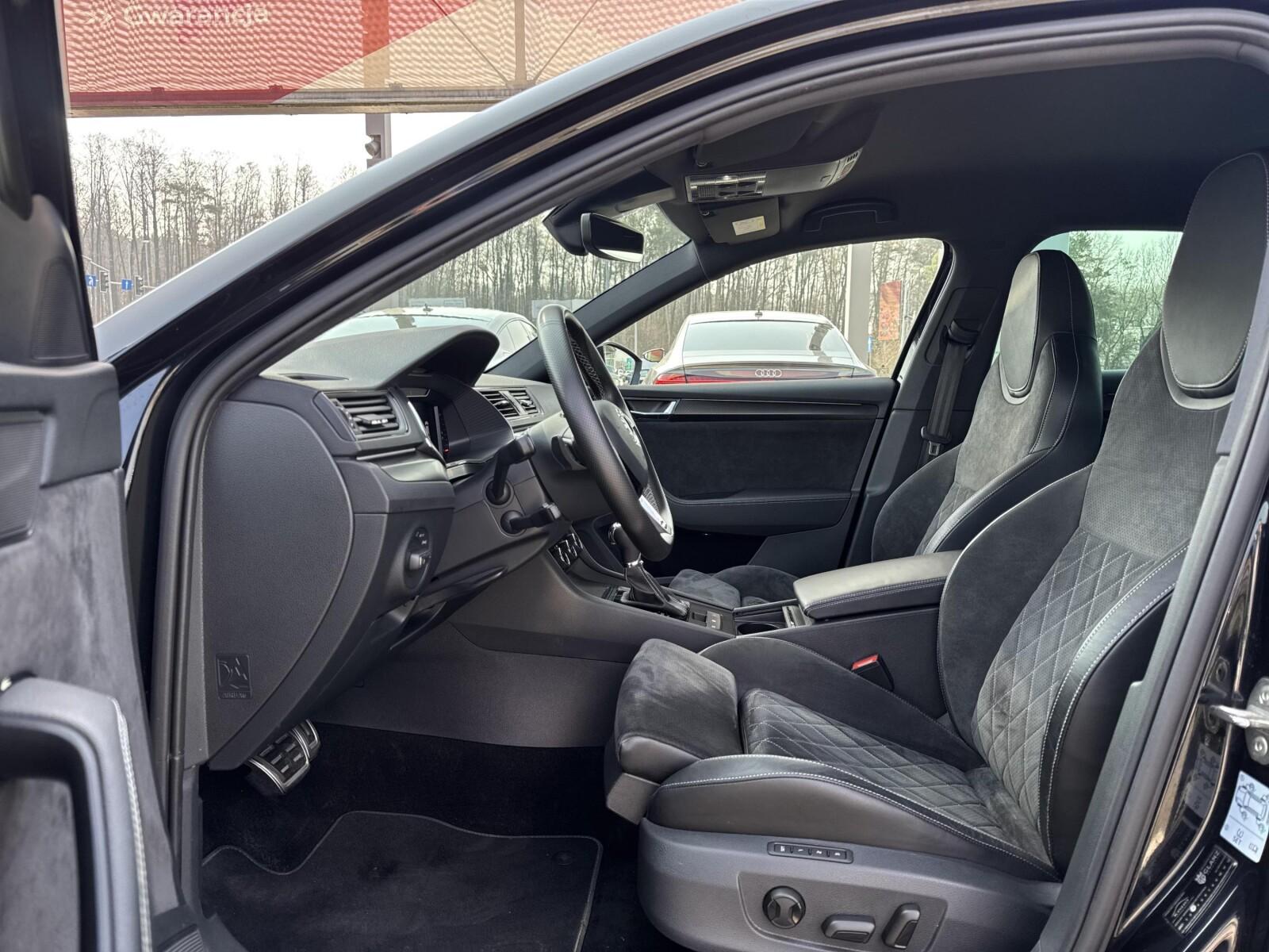 Sportline 272KM, Ambiente, Keyless, Tryby jazdy, Kamera, Grzana szyba 8