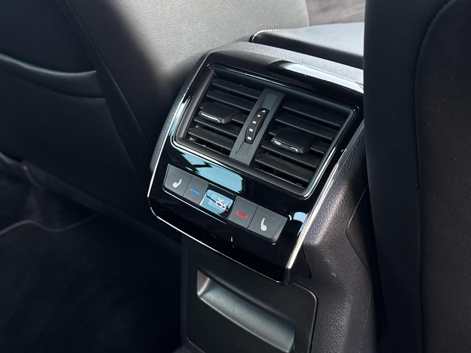 Sportline 272KM, Ambiente, Keyless, Tryby jazdy, Kamera, Grzana szyba 13