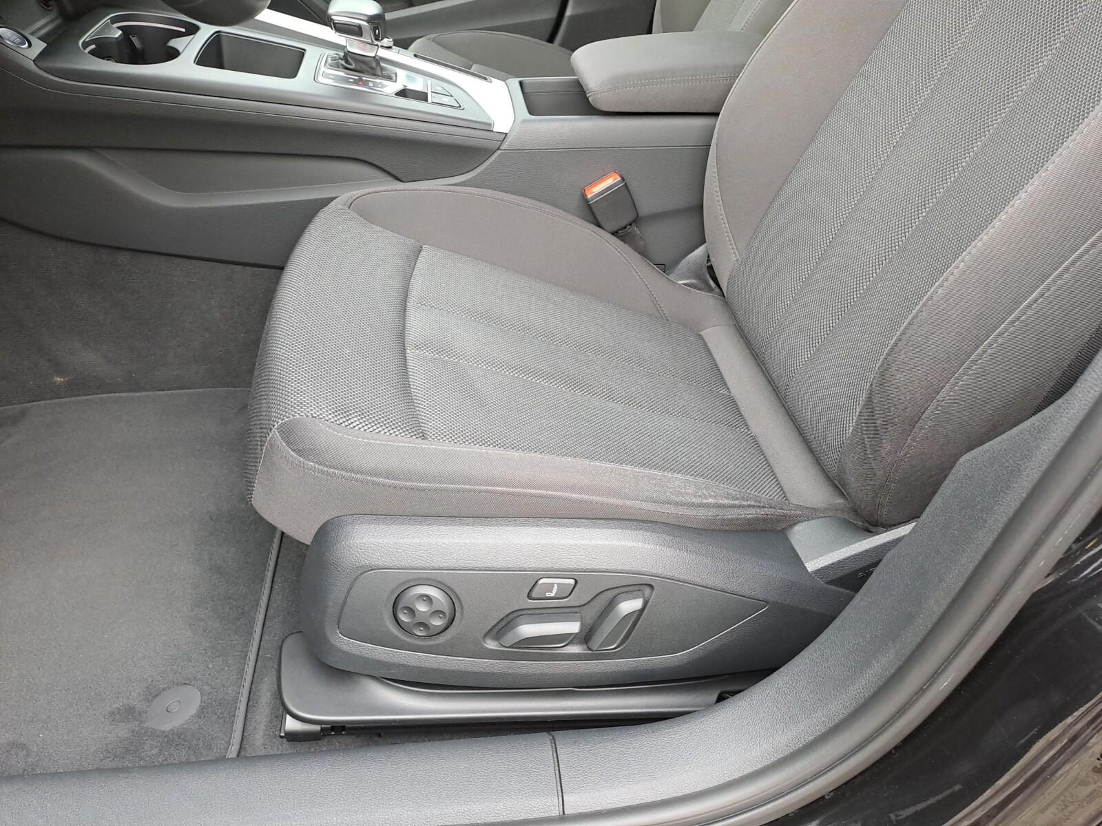 Audi A4 null 11