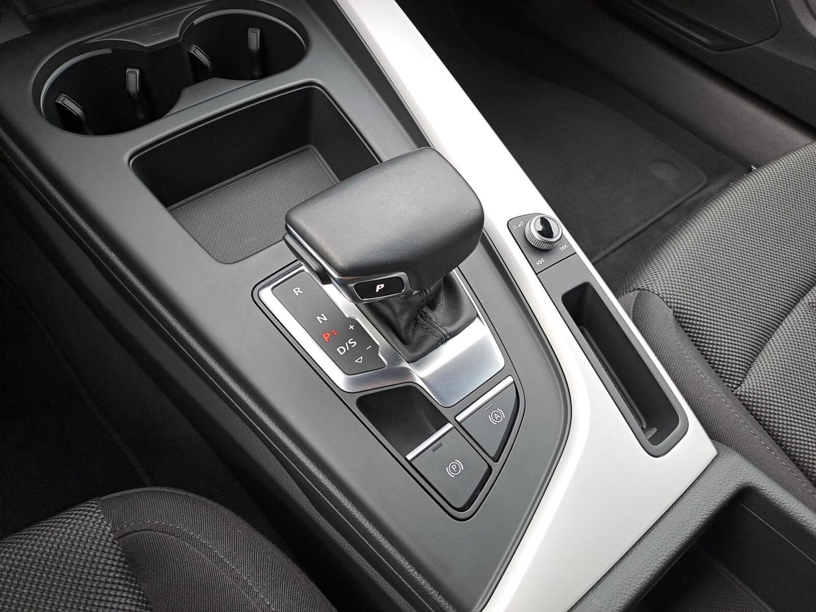 Audi A4 null 13