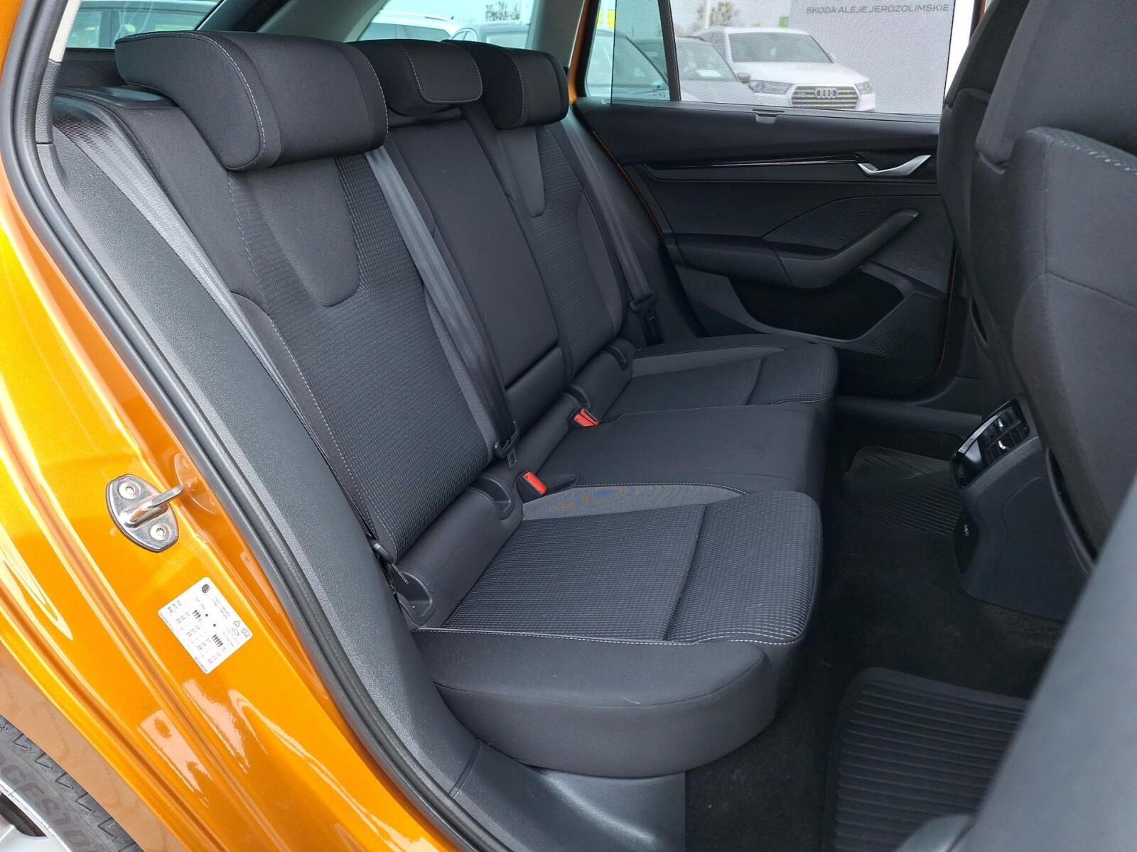 Selection 1,5 TSI 115KM DSG m-HEV, Salon Polska 11