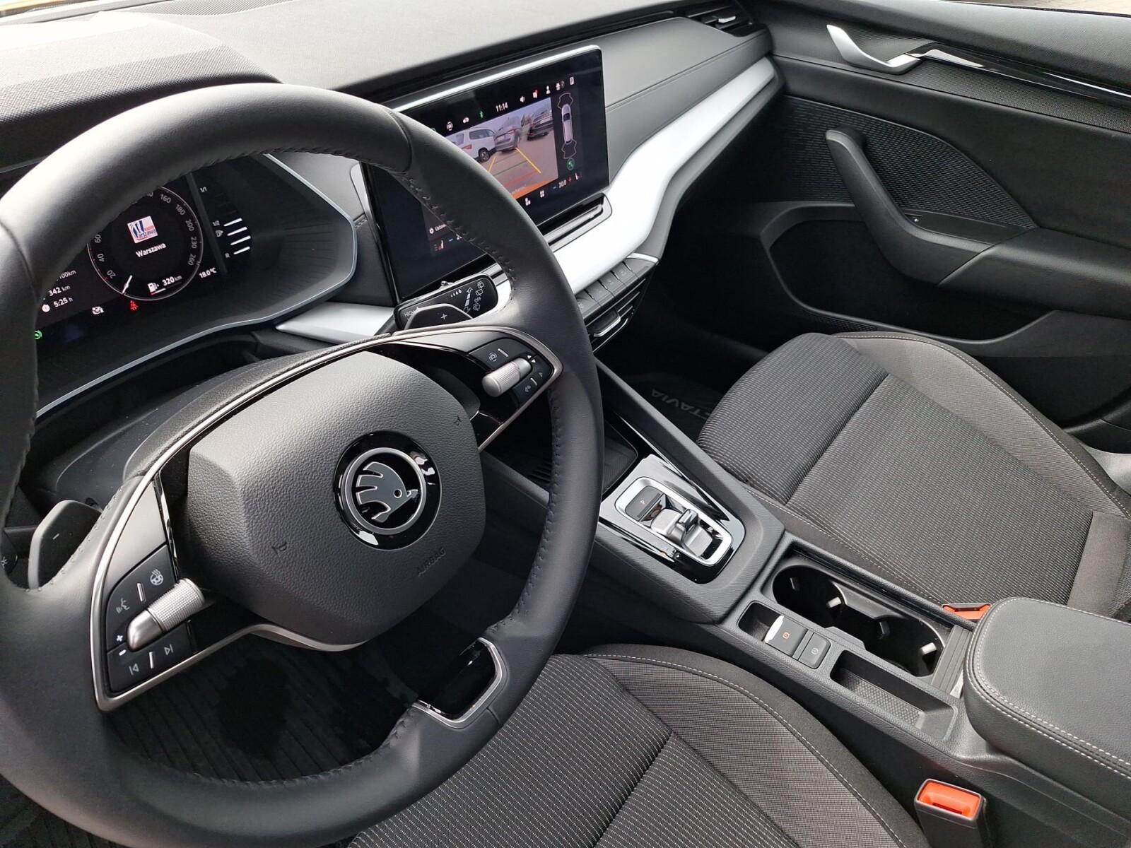 Selection 1,5 TSI 115KM DSG m-HEV, Salon Polska 16