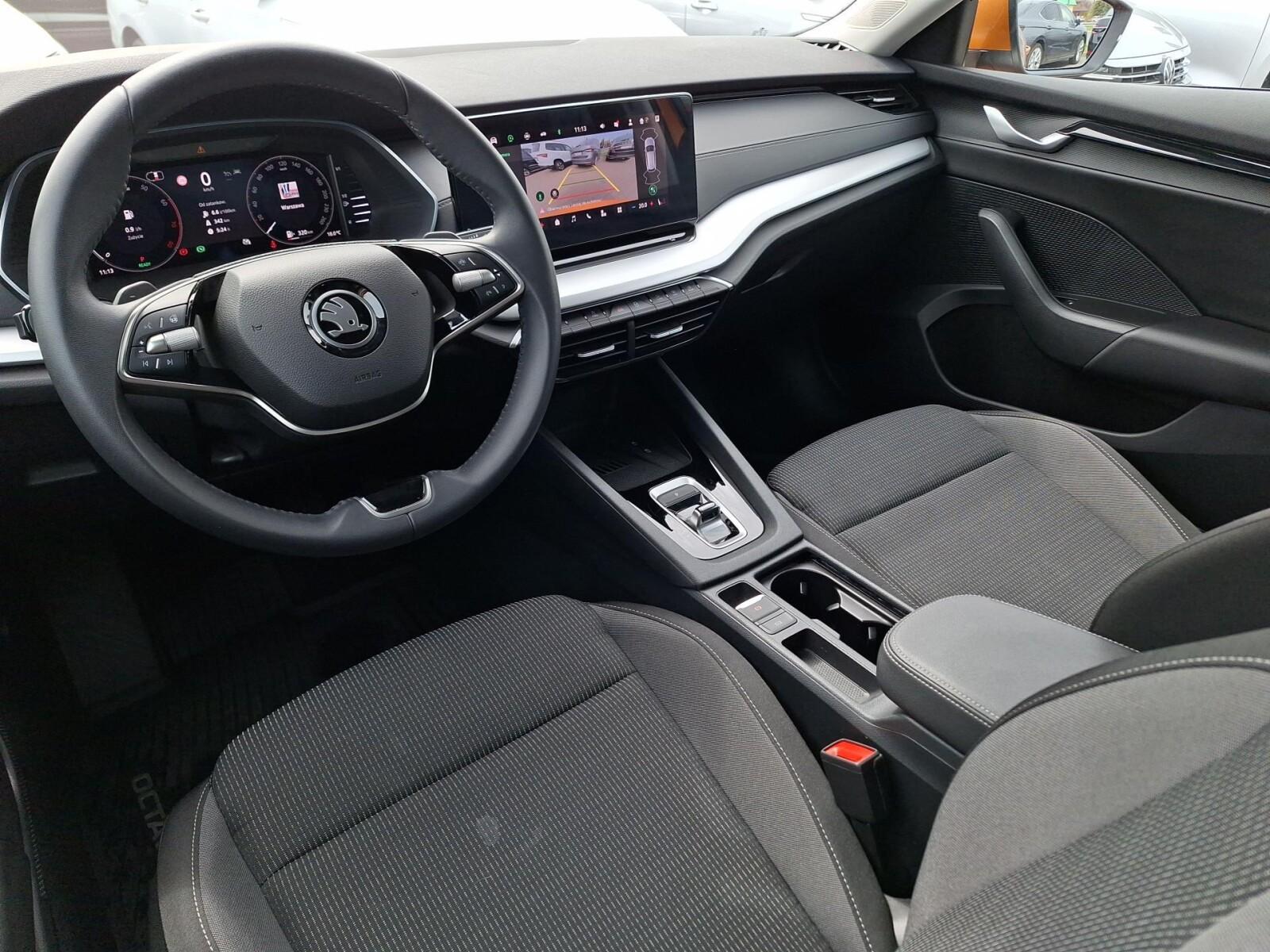 Selection 1,5 TSI 115KM DSG m-HEV, Salon Polska 12