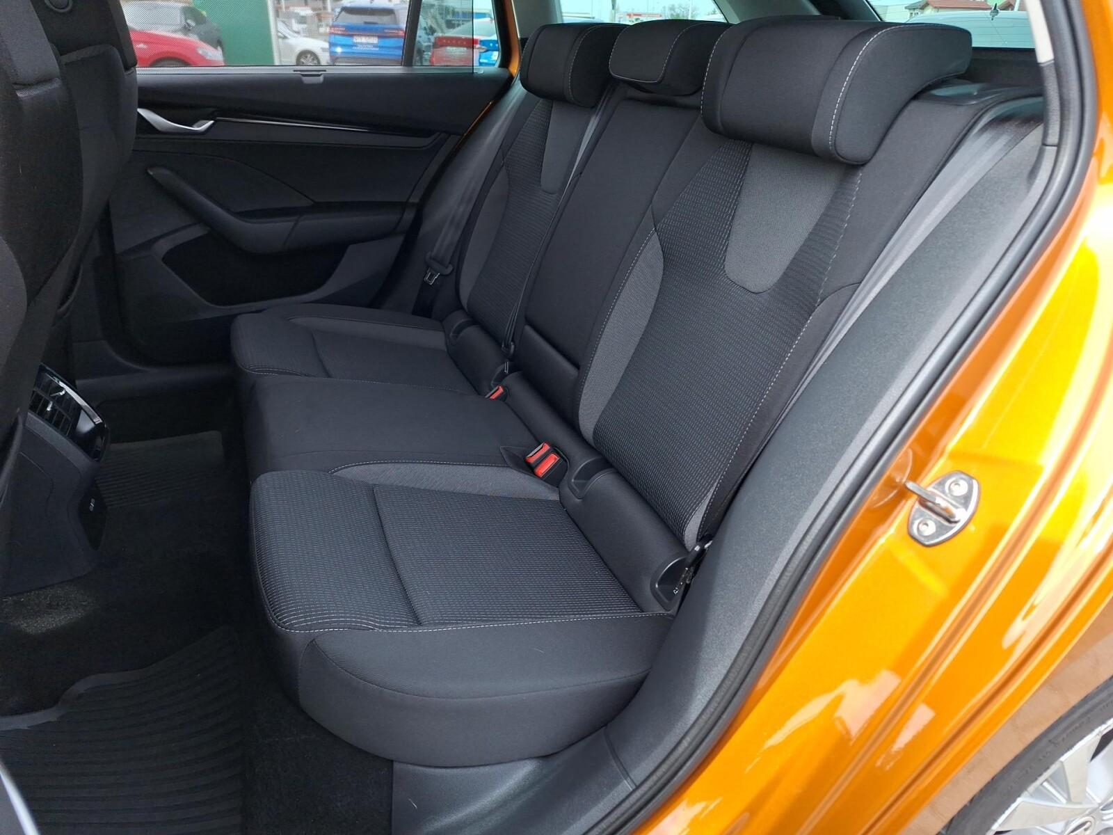 Selection 1,5 TSI 115KM DSG m-HEV, Salon Polska 10