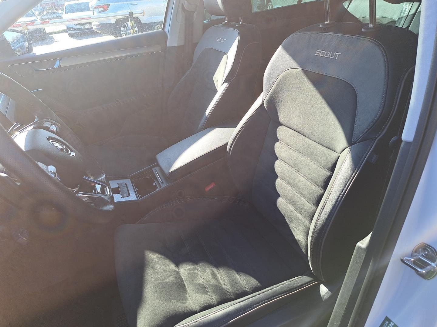 Škoda Superb 2.0TSI 280KM DSG 4x4 Wersja Scout Salon Polska 9