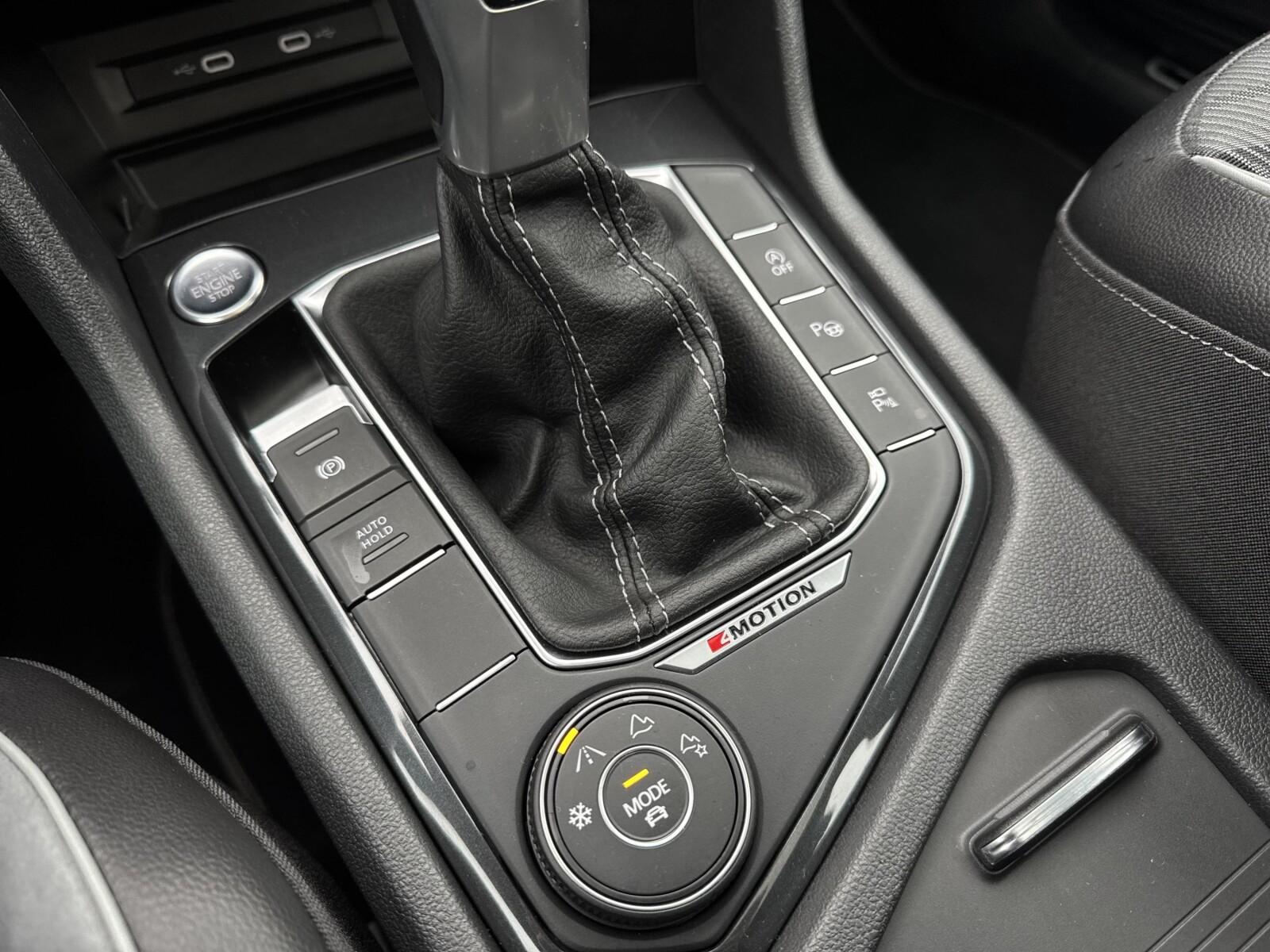 Volkswagen Tiguan R-line, 4x4, Kamera 360, hak, Matrix, Asystenci 21
