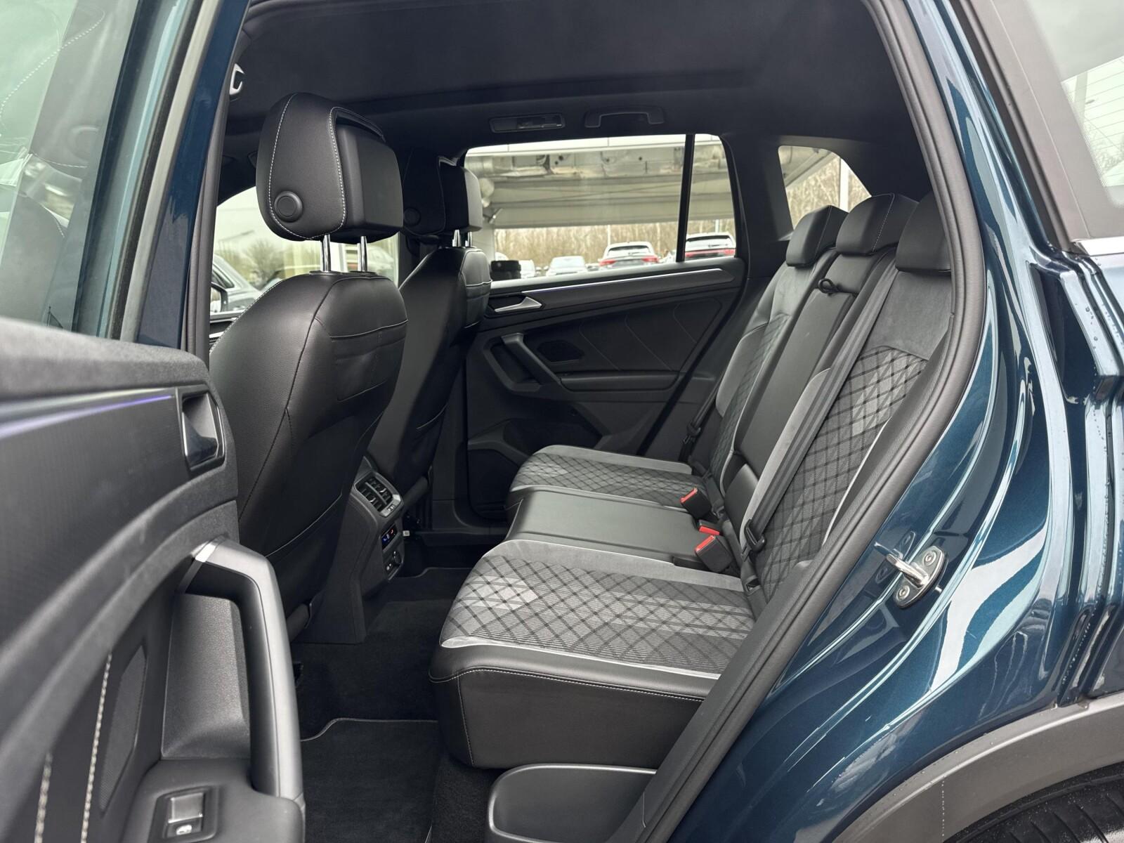 Volkswagen Tiguan R-line, 4x4, Kamera 360, hak, Matrix, Asystenci 10