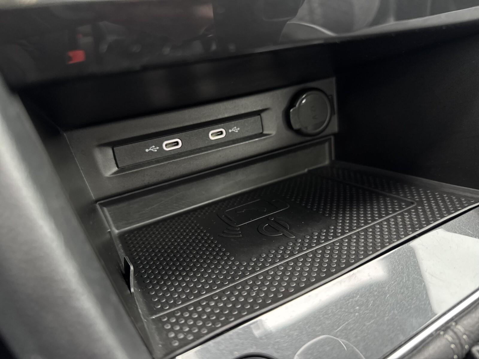 Volkswagen Tiguan R-line, 4x4, Kamera 360, hak, Matrix, Asystenci 22