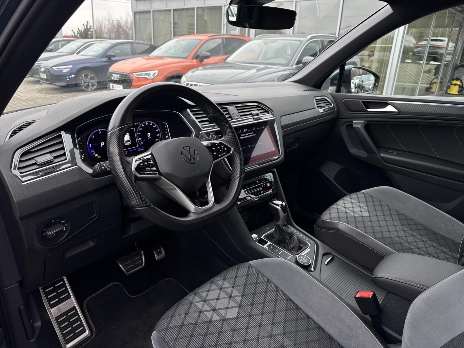 Volkswagen Tiguan R-line, 4x4, Kamera 360, hak, Matrix, Asystenci 15
